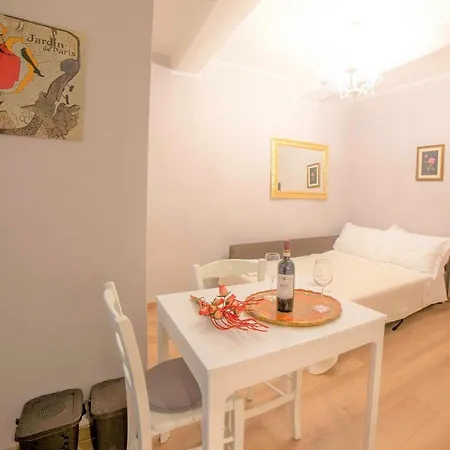 Apartment Valia Pitti 1 *