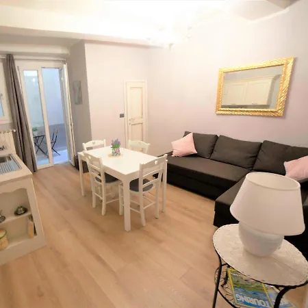 Apartment Valia Pitti 1 *